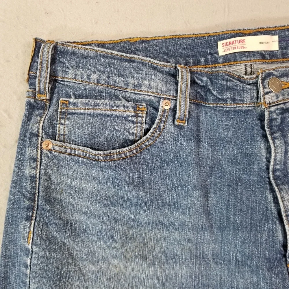 Levi's Signature jeans men's 38x30 Regular fit bootcut blue stretch denim pants